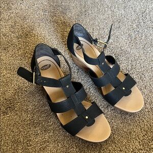 Dr. Scholl's Black and Tan Sandals